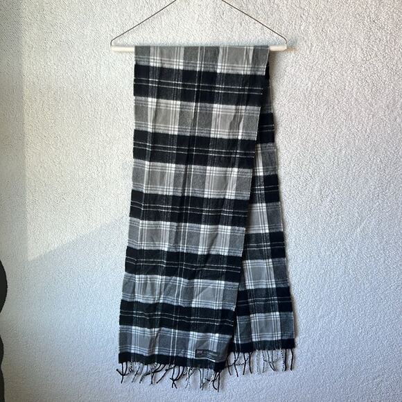 100% Cashmere Scarf Made in Scotland Black Gray Plaid Unisex - Picture 5 of 5